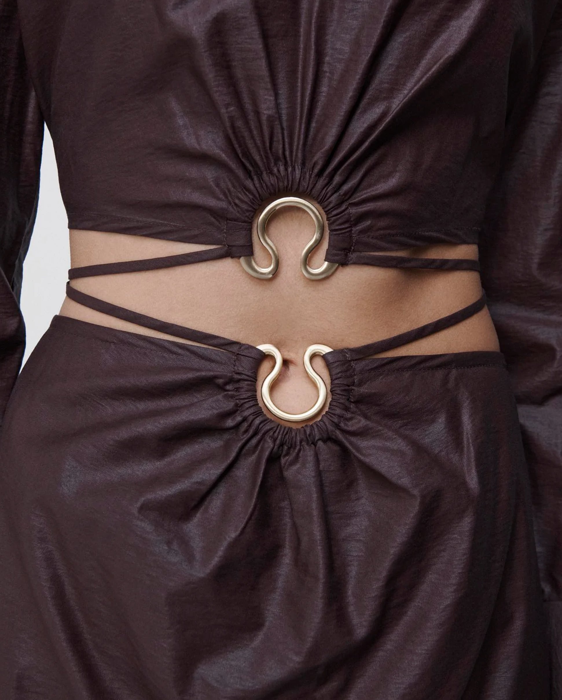 BRESLIN COATED SATIN CROP TOP / DARK CHOCOLATE