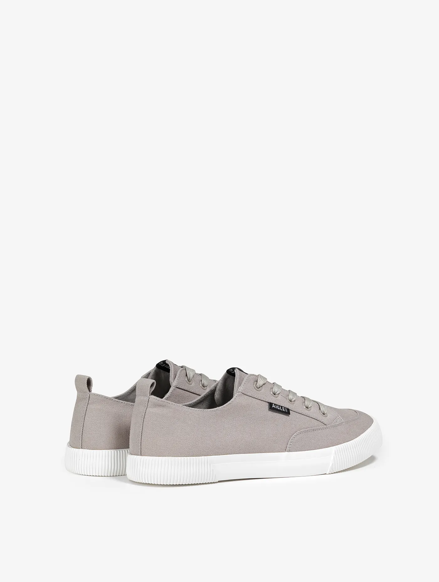 Canvas sneaker