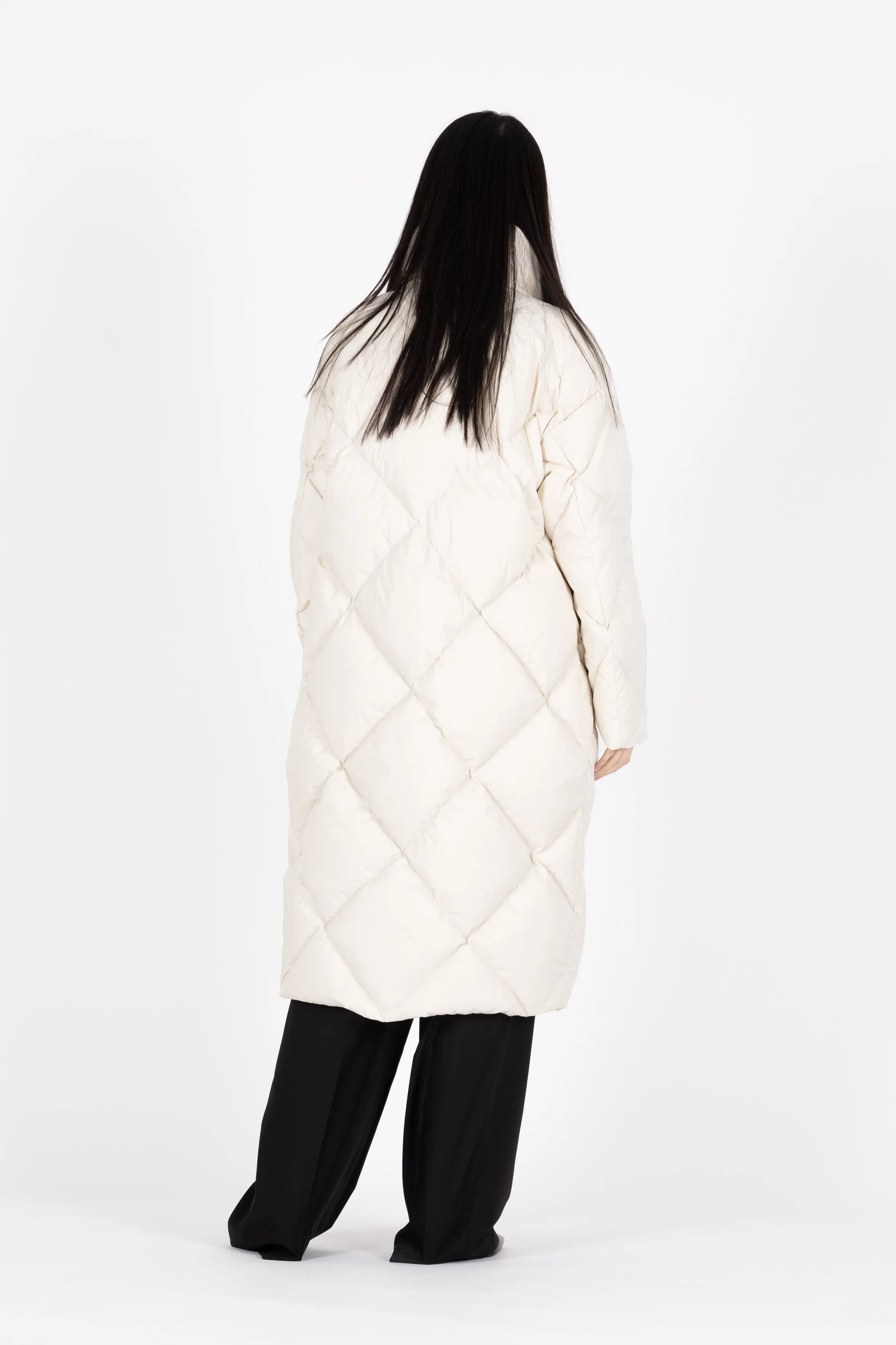 ICONIC DIAMOND QUILT DOWN COAT DEA