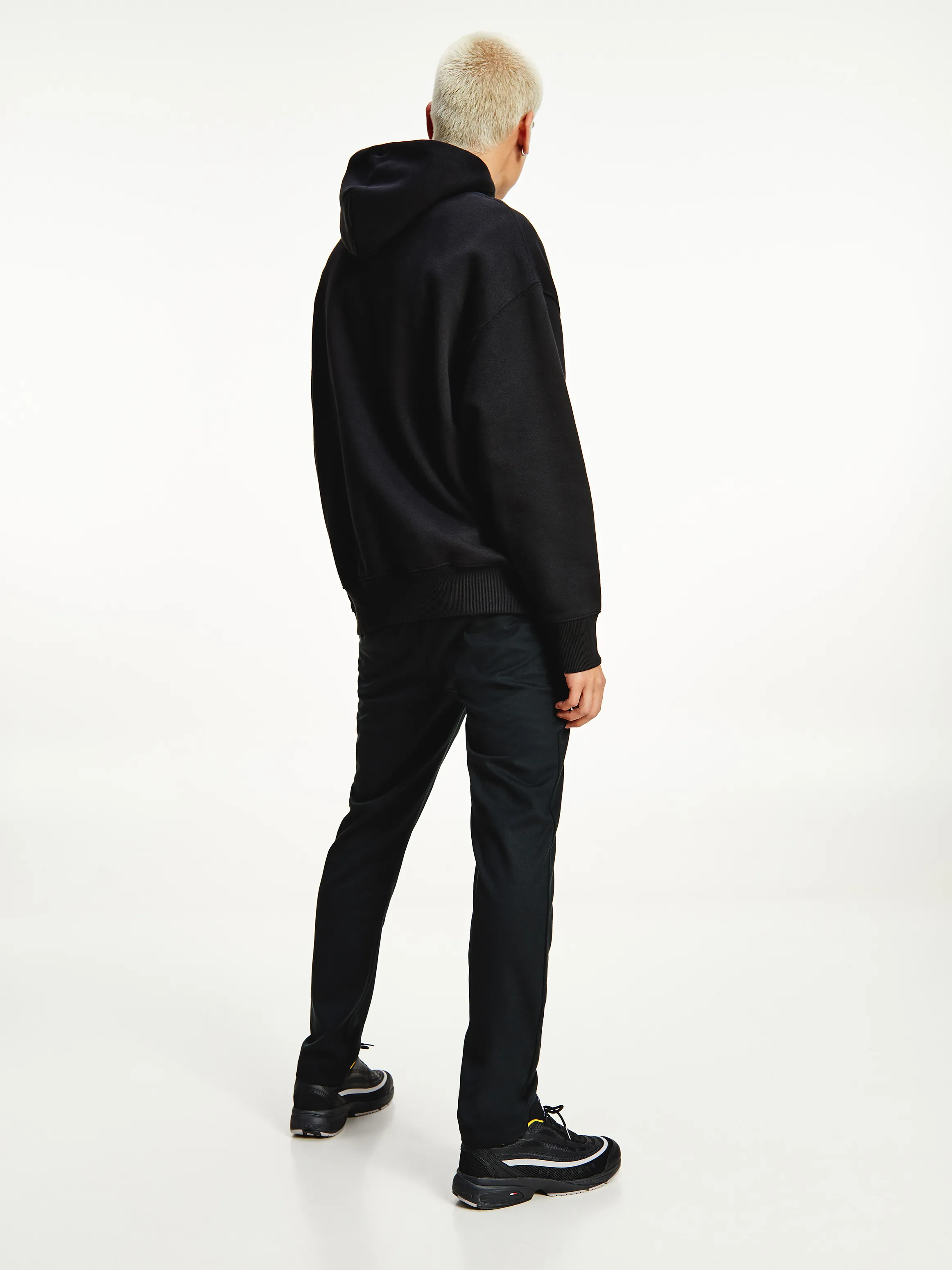 Tommy Badge Organic Cotton Hoodie |  Sweatshirts & Hoodies |  Tommy Hilfiger