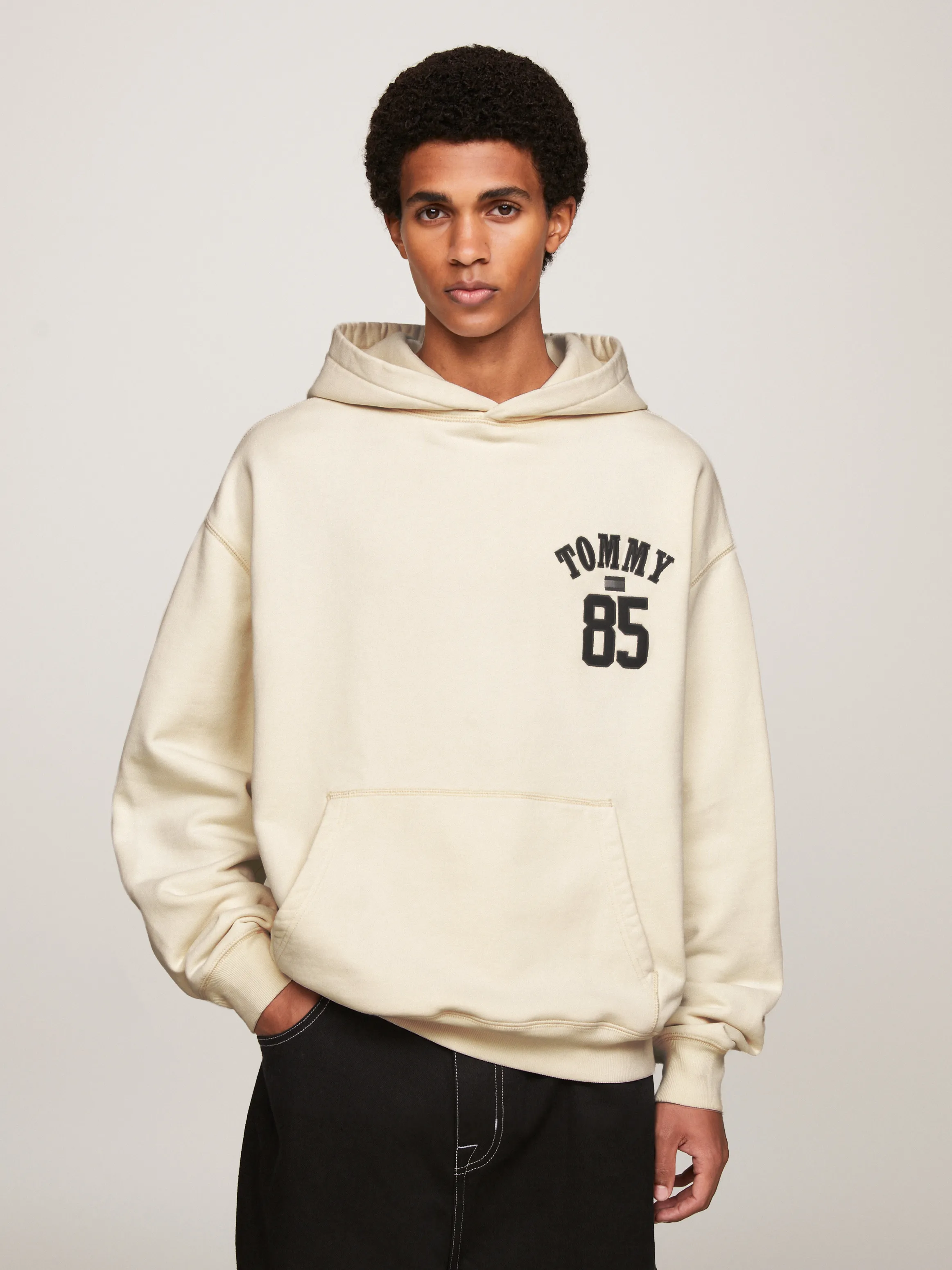 Tommy Remastered Dual Gender 1985 Collection Hoodie | Sweatshirts & Hoodies | Tommy Jeans